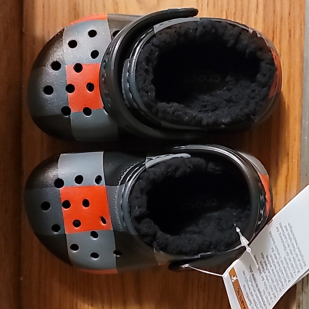 NWT fleece lined crocs
